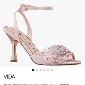 VIDA by Nina Blush Satin Embellished Heels 9M NWT